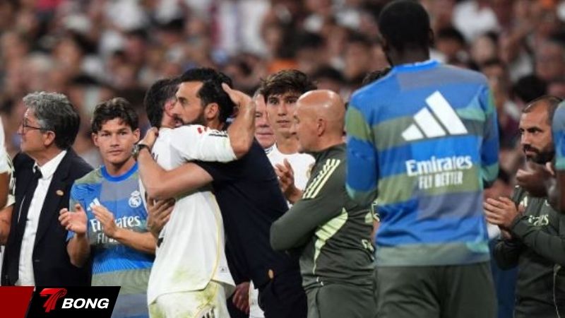 Bernabeu nghẹn ngào trong ngày tiễn biệt Carvajal
